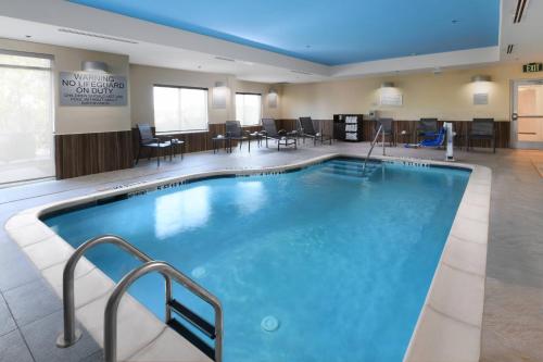 Úszómedence, Fairfield by Marriott Inn & Suites Fort Worth South/Burleson in Burleson (Texas)