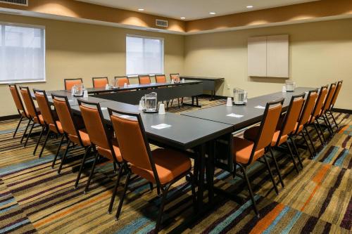 Fairfield Inn & Suites Kansas City Airport - image 10