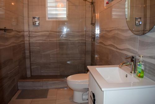 Shower, VSS Tropical Oasis in Arecibo - Modern Comfort & Island Vibes in Arecibo