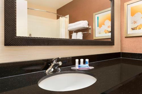 Fairfield Inn & Suites Midland - image 3