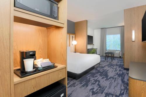 Fairfield by Marriott Inn & Suites Cape Coral North Fort Myers, Cape Coral (photo 11)