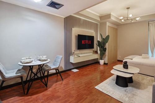 Luxury JLT Studio Lake View Metro & Marina, Dubaï (photo 6)