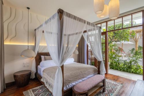 Suite with Private Pool image 9