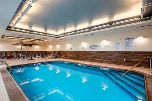 Fairfield Inn & Suites By Marriott Duluth Waterfront - image 6
