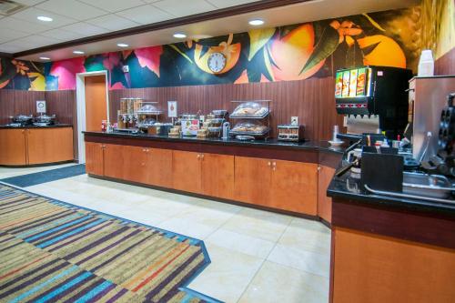 Fairfield Inn & Suites by Marriott San Antonio North/Stone Oak - image 10
