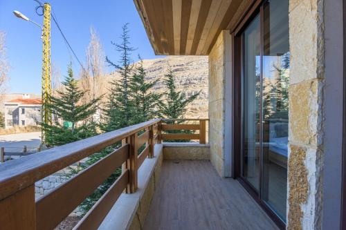 Flake fall in Kfardebian