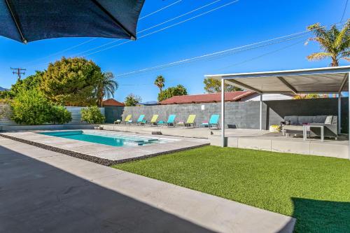 Palm Springs Life-Pool-3BR/2.5BA - image 13