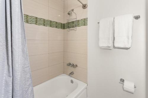 Palm Springs Life-Pool-3BR/2.5BA - image 10