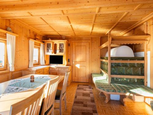 Chalet in Mayrhofen near Ski Slopes, Хиппах (фото 9)