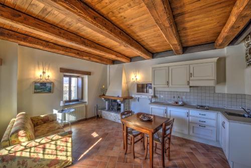 2 bedrooms, 3 beds