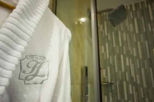 Lot Boutique Hotel - image 10