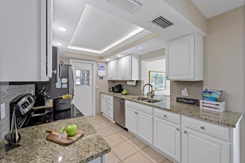 310 West Flamingo Circle - image 10
