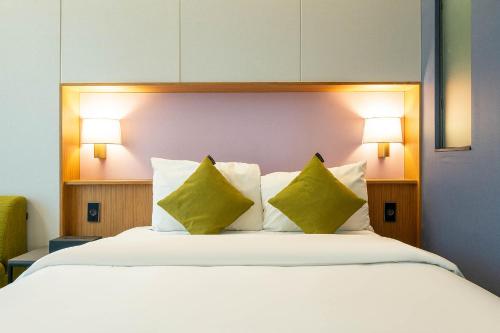 1 queen bed