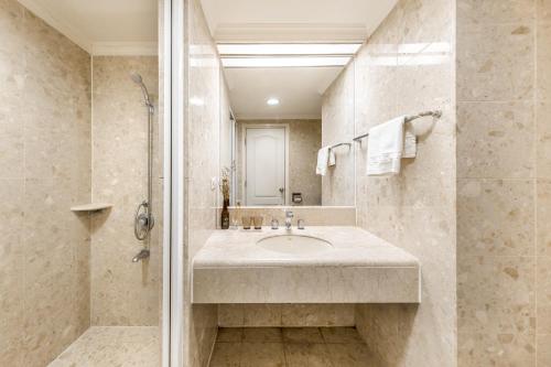 Double Room with View image 8