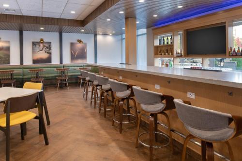 Fairfield Inn & Suites by Marriott Wenatchee - image 2