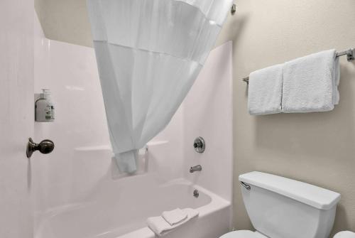 Baymont by Wyndham Zanesville - image 6