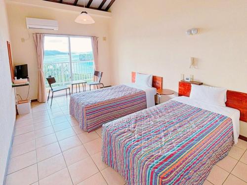 room detail thumbnail 2