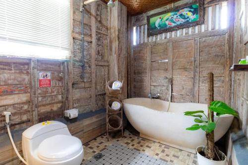 room detail thumbnail 2