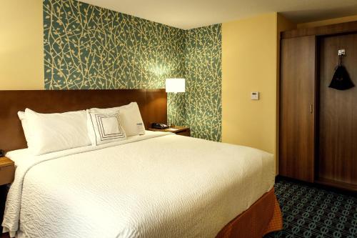 Fairfield Inn & Suites by Marriott Meridian - image 8