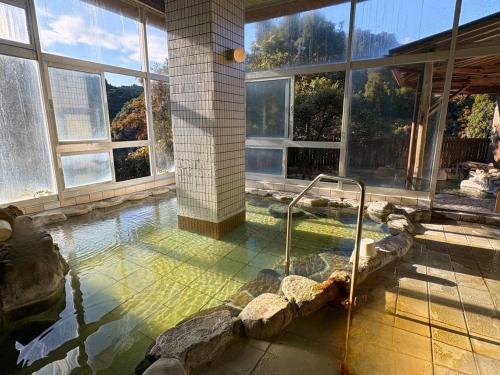 湯の峯荘