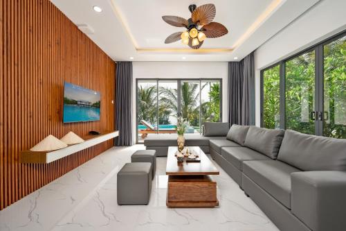 Facilities, LANGCO BAY RETREAT in Lang Co