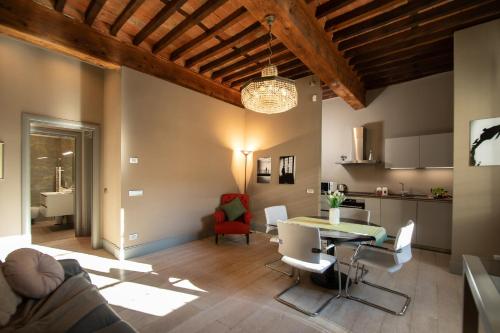 The Tower Apartment in Center Town - image 4