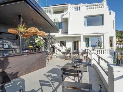 المرافق, Bluehillsitges - Only Adults in إربانيتزاكيو مونتاجافينا