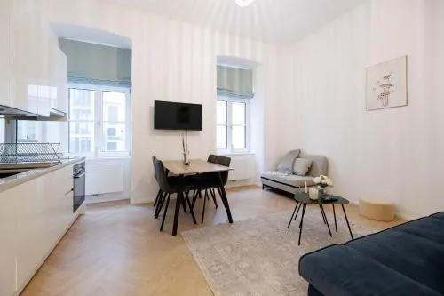 Stylish 1-Bedroom 2-Bath by Canal Minutes from Historic Centre in Wien, Österreich