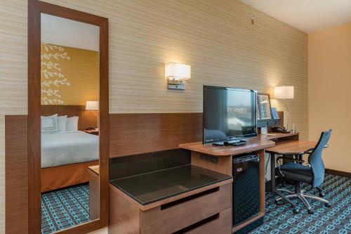 Fairfield Inn & Suites Elkhart - Tap to explore photos