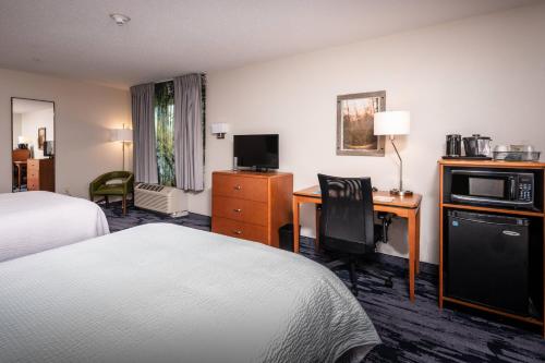 Fairfield Inn and Suites by Marriott New Bedford - image 12