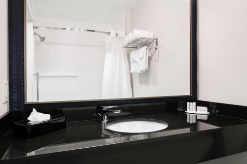 Fairfield Inn Manhattan Kansas - image 11