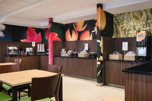 Fairfield Inn Manhattan Kansas - image 6