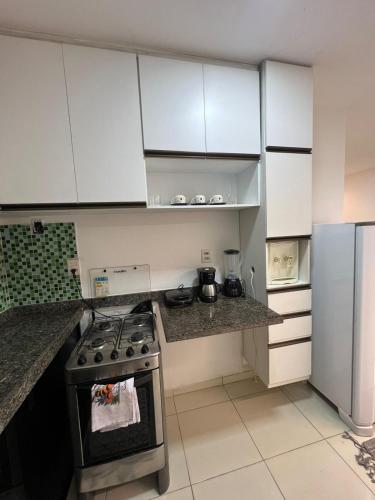 virtuve, Apartamento Pé na areia no condomínio Manga Verde (Apartamento Pe na areia no condominio Manga Verde) in Itambaraca