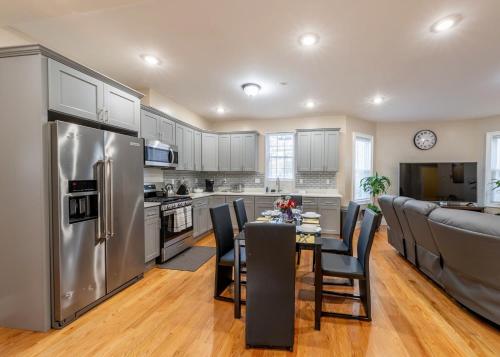 4BR Boston Apt - Pet Friendly & Free Parking, near MBTA Station 2331, Boston (fotografie 6)