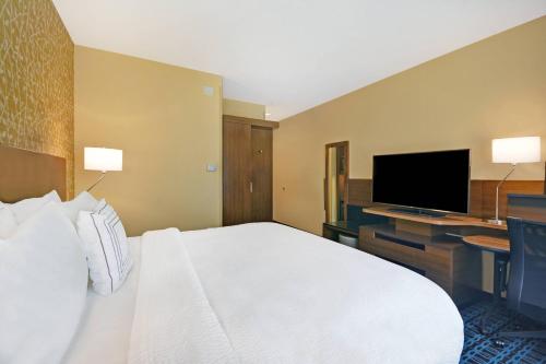 Fairfield Inn & Suites Savannah SW/Richmond Hill - image 6