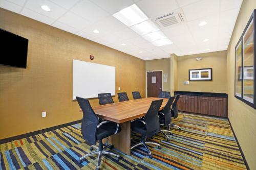 Fairfield Inn & Suites Savannah SW/Richmond Hill - image 9