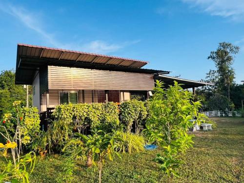 ラチャブリー Cozy Cottage Farm stay Suanphueng 3つ星 シングルルーム 眺望