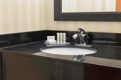 Fairfield Inn & Suites Fargo - image 11