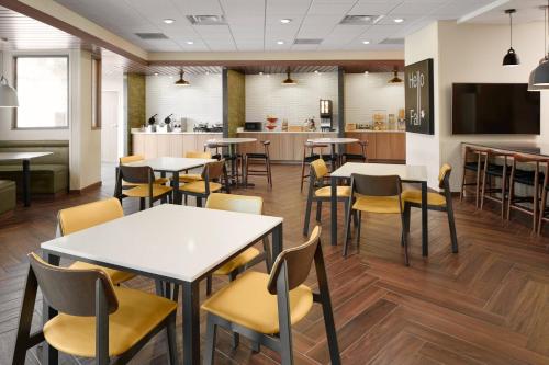 餐飲選擇, Fairfield by Marriott Inn & Suites Louisville New Albany IN in 新奧爾巴尼(IN)