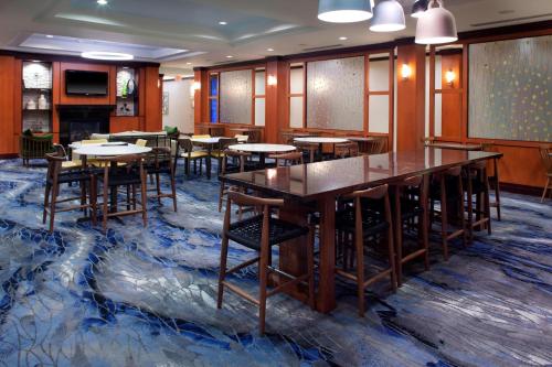 Fairfield Inn and Suites by Marriott Montgomery EastChase - image 10