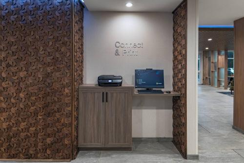 Fairfield Inn & Suites by Marriott Houston Missouri City - image 10