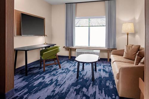 Fairfield Inn & Suites Port Clinton Waterfront - image 5