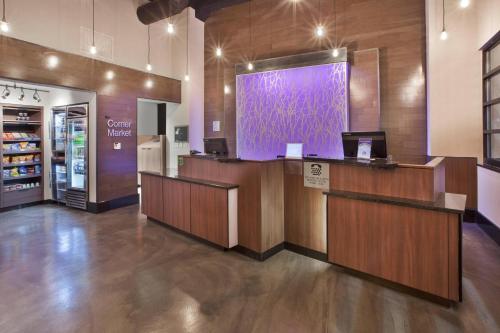 Fairfield Inn & Suites by Marriott Milwaukee Downtown - image 9