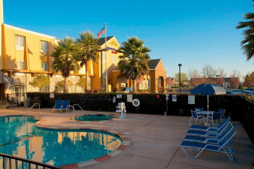 Fairfield Inn and Suites by Marriott Napa American Canyon - image 11
