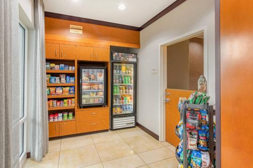 Fairfield Inn & Suites by Marriott Houston Conroe - image 14