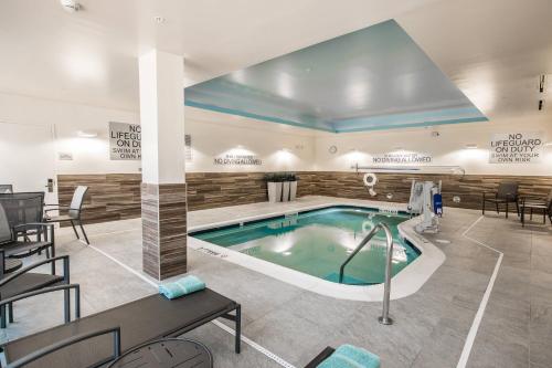Fairfield Inn & Suites by Marriott Florence I-20 - image 10