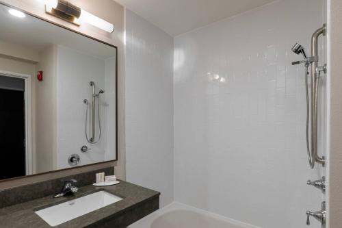 Fairfield Inn & Suites by Marriott Savannah Airport - image 5