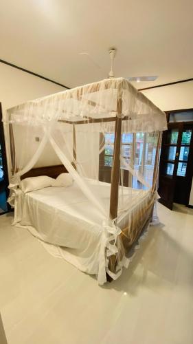 Double Room with Garden View image 10