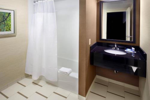 Fairfield Inn by Marriott East Rutherford Meadowlands - image 7