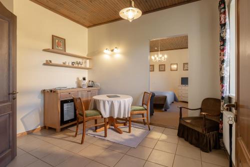 Dapur, Karlamuiza Country Hotel in Cesis